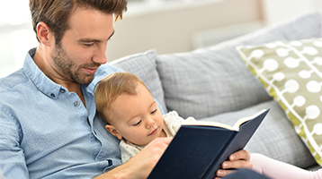 Genitori + Bambini + leggere + scegliere un libro